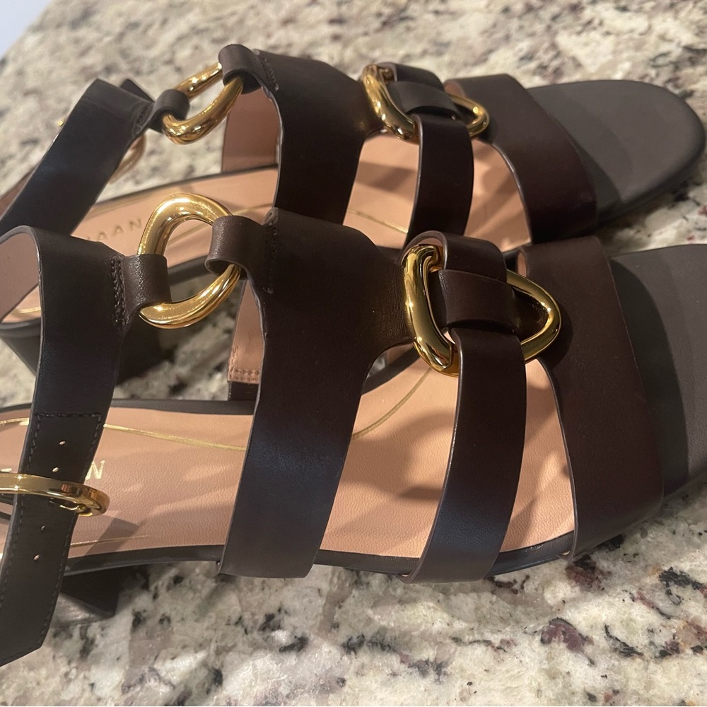 Chic Dark Brown Sandals with Gold Detailing - Picture 5 of 7